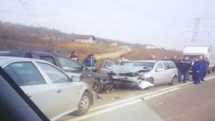 Grav accident la ieşire din Cluj! Impact între patru maşini